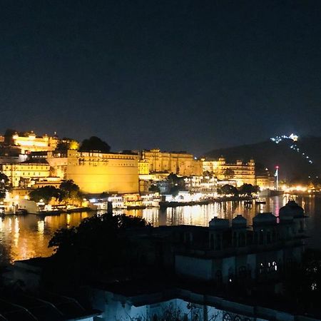 Hotel Nirvana Lakeside Udaipur Dış mekan fotoğraf