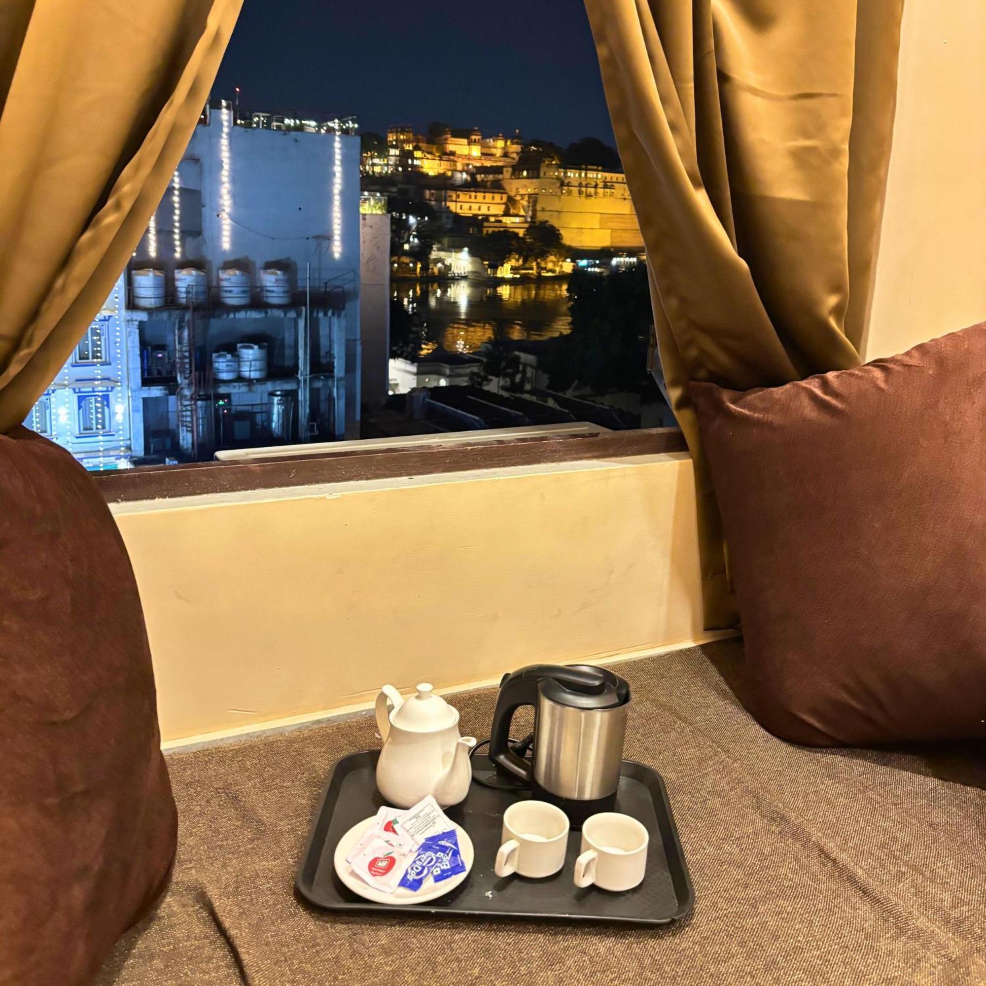 Hotel Nirvana Lakeside Udaipur Dış mekan fotoğraf