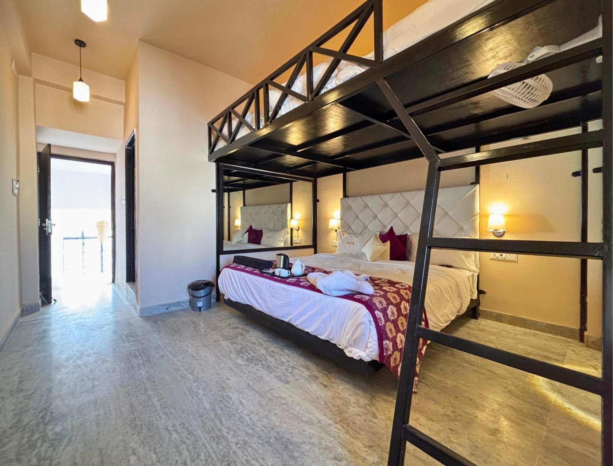 Hotel Nirvana Lakeside Udaipur Dış mekan fotoğraf