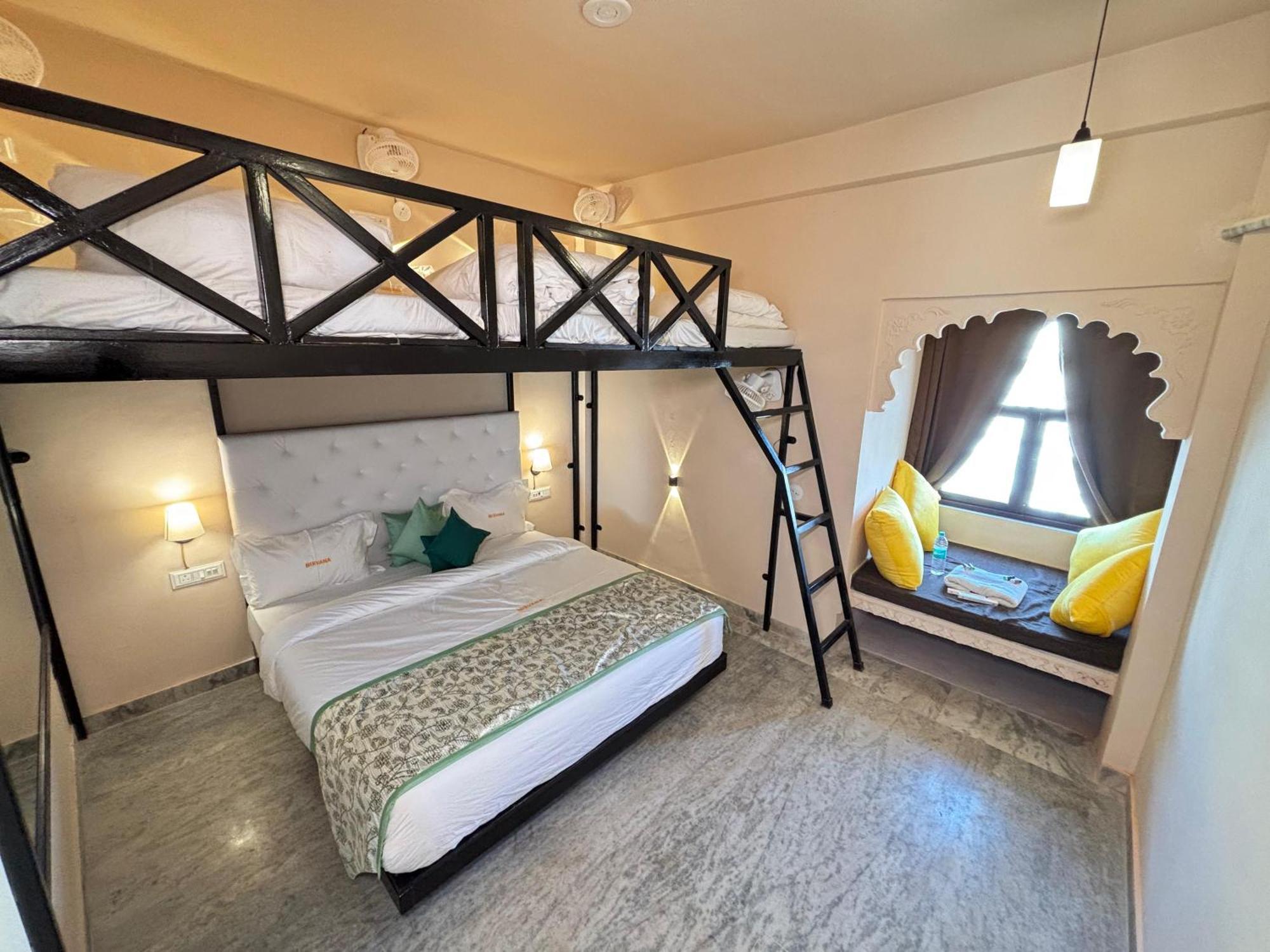 Hotel Nirvana Lakeside Udaipur Dış mekan fotoğraf