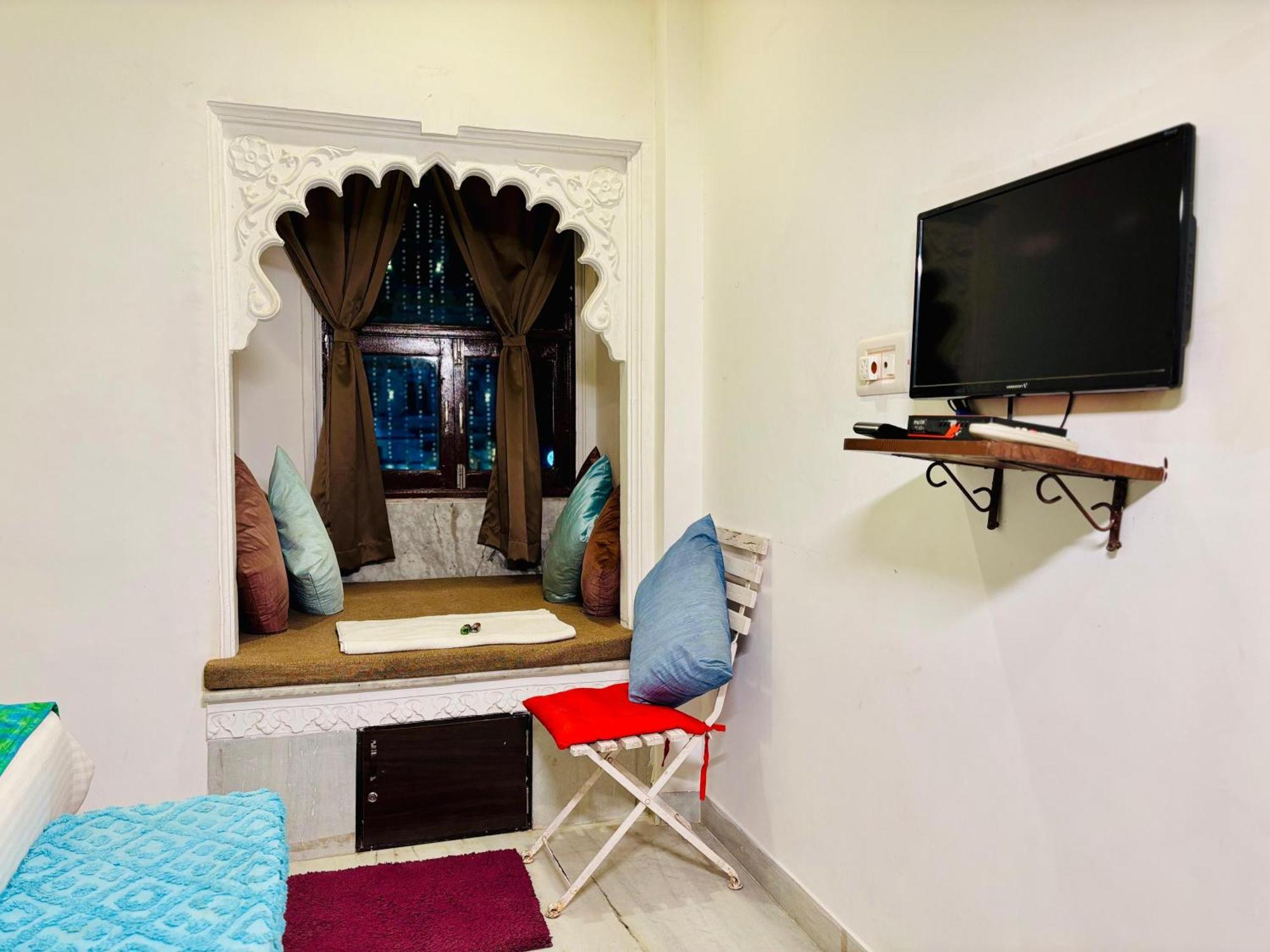 Hotel Nirvana Lakeside Udaipur Dış mekan fotoğraf