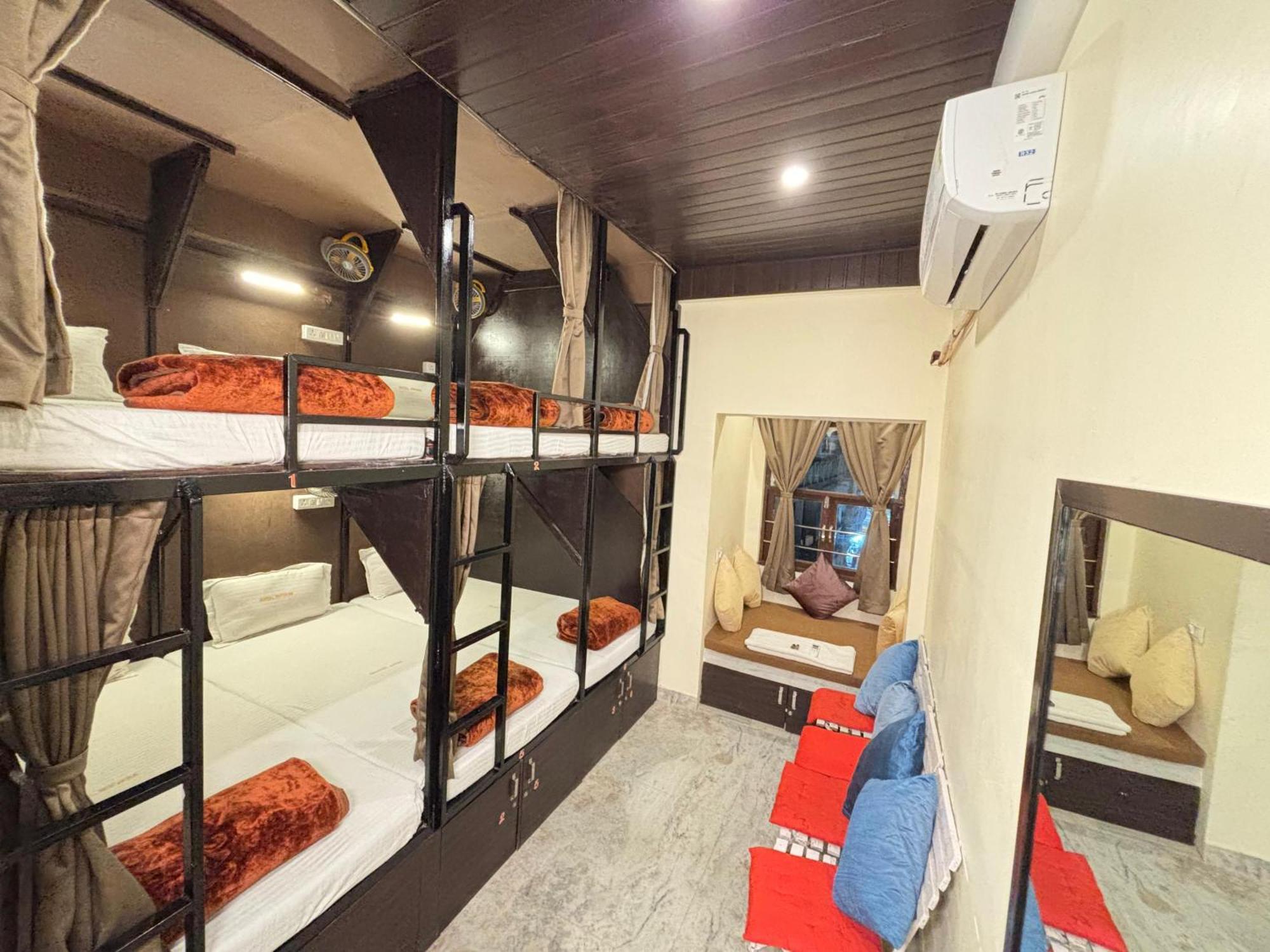 Hotel Nirvana Lakeside Udaipur Dış mekan fotoğraf