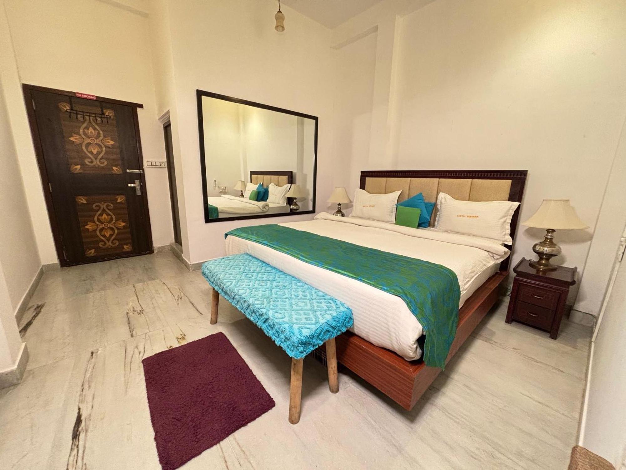 Hotel Nirvana Lakeside Udaipur Dış mekan fotoğraf